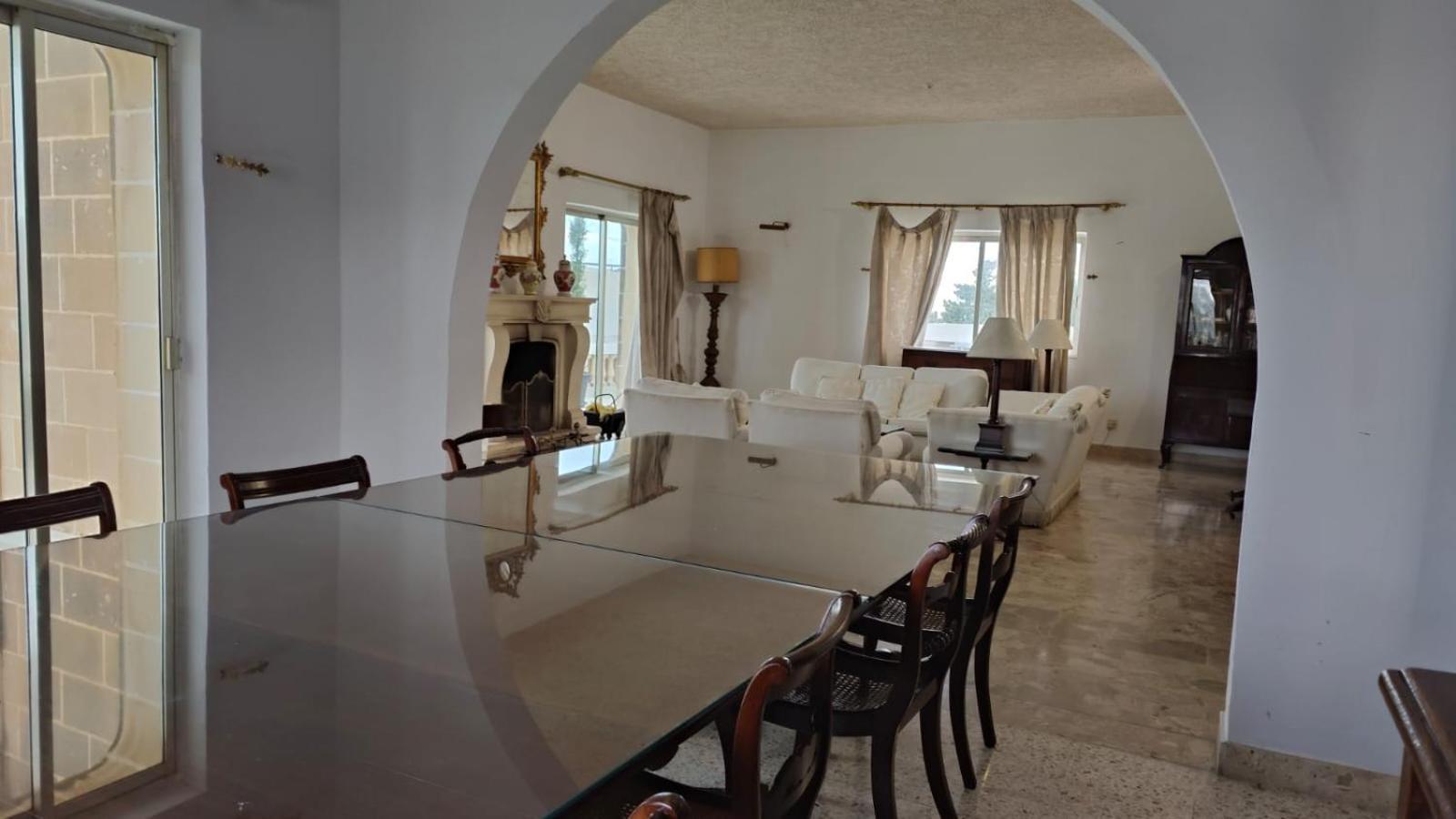 Stunning Villa With Pool, Table Tennis, Table Soccer And A Pool Table Naxxar Екстер'єр фото