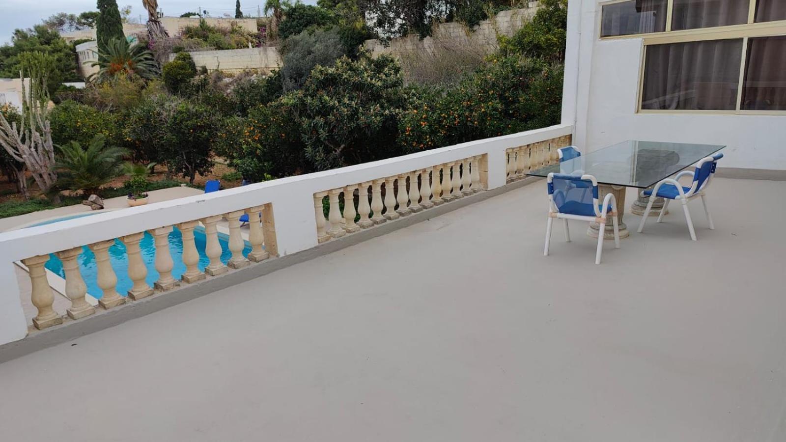 Stunning Villa With Pool, Table Tennis, Table Soccer And A Pool Table Naxxar Екстер'єр фото