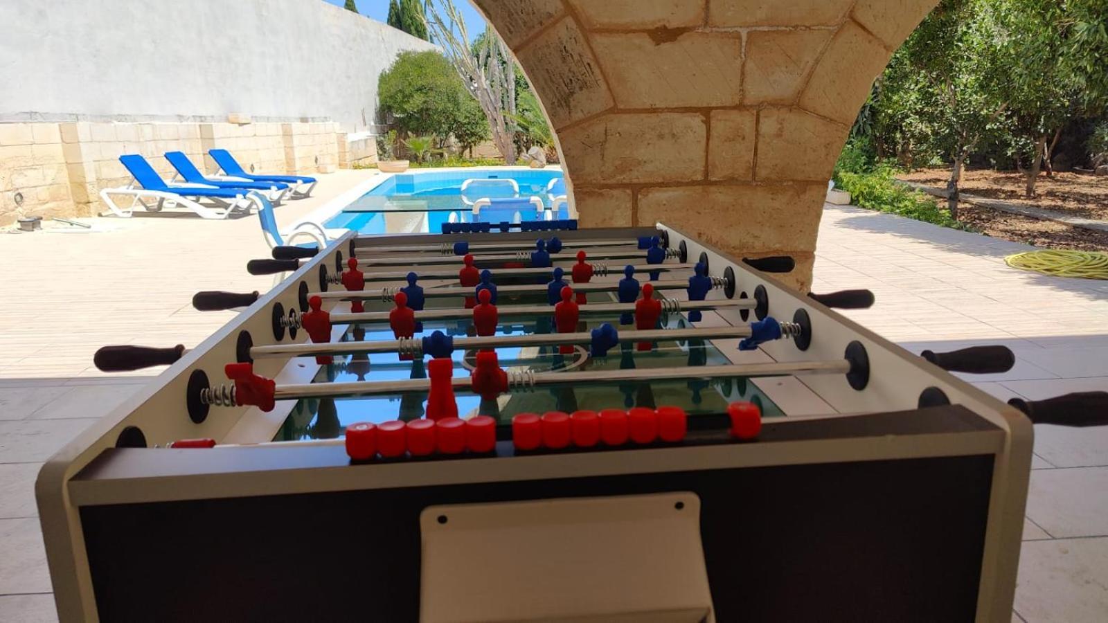 Stunning Villa With Pool, Table Tennis, Table Soccer And A Pool Table Naxxar Екстер'єр фото